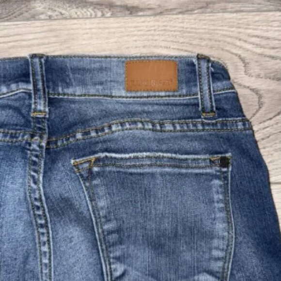 Judy Blue Low Rise Distressed Raw Hem Skinny Fit Jeans Faded Medium Wash Sz 9/29 - Picture 5 of 5